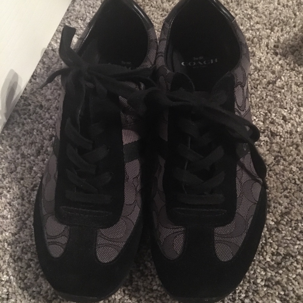 Black coach tennis shoes